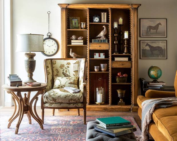 Decorating Tips with Antique Pieces: Bringing Rustic Charm to Your Home